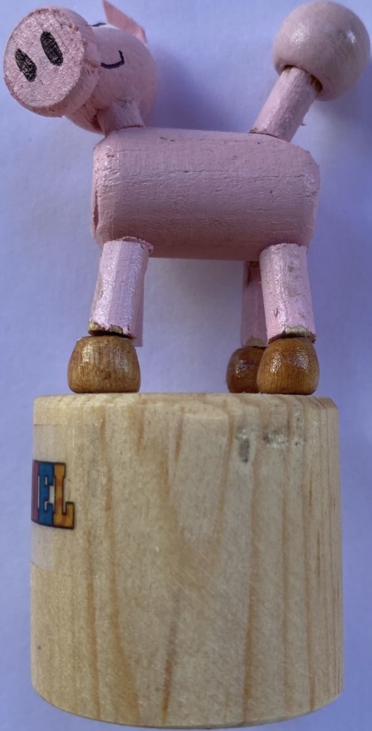 FIGURA DE MADERA HECTOR