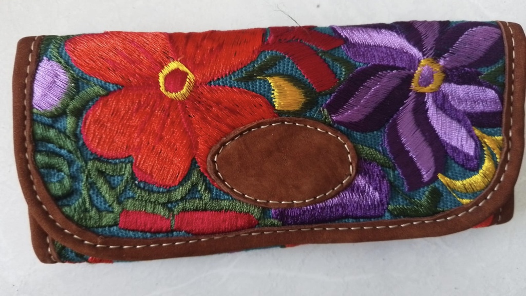 Cartera Chiapas bordada